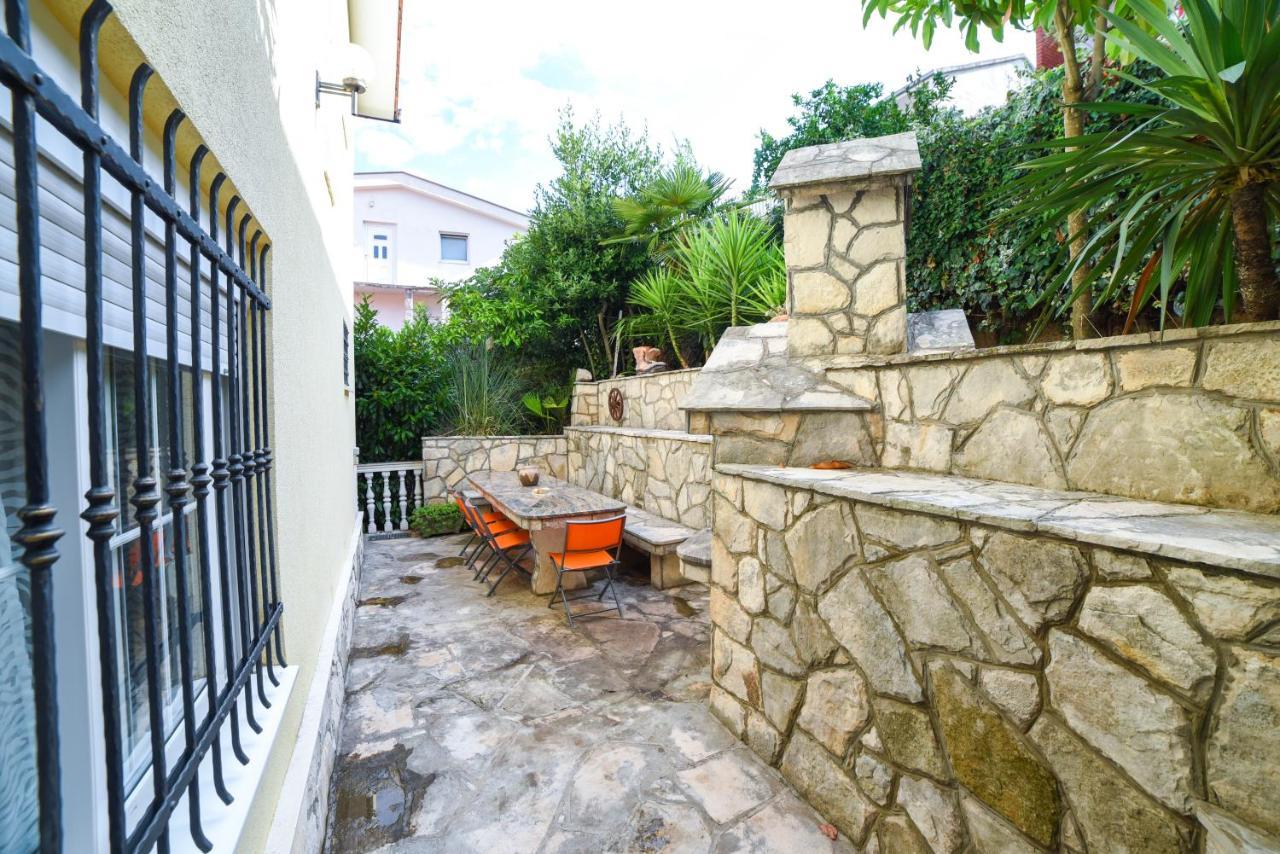 Villa Ana Komarna Zewnętrze zdjęcie
