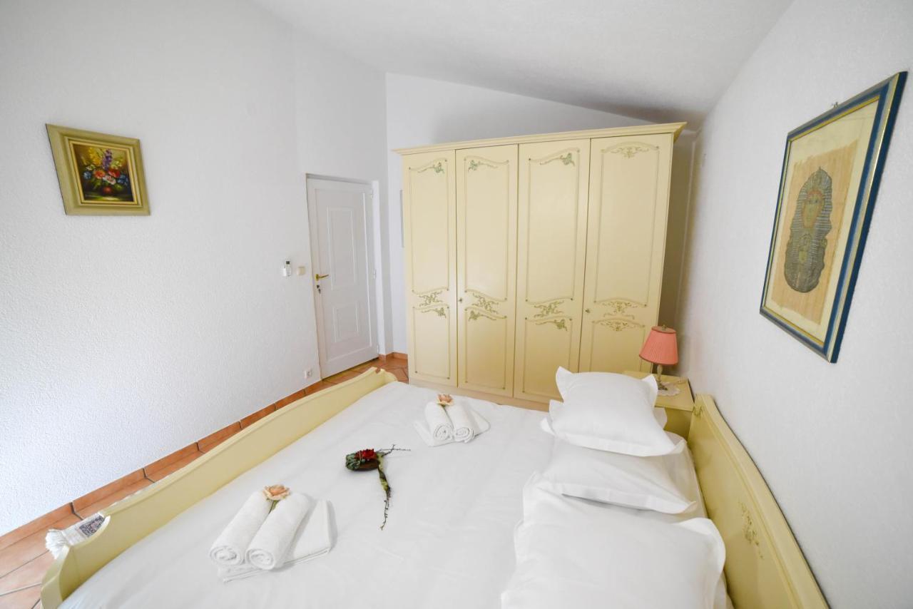 Villa Ana Komarna Zewnętrze zdjęcie